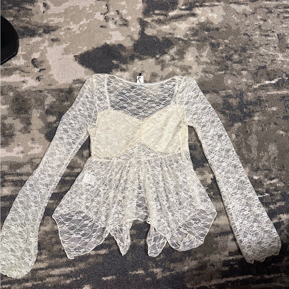 NWT Papermoon Cream Lace Blouse - Picture 2 of 5